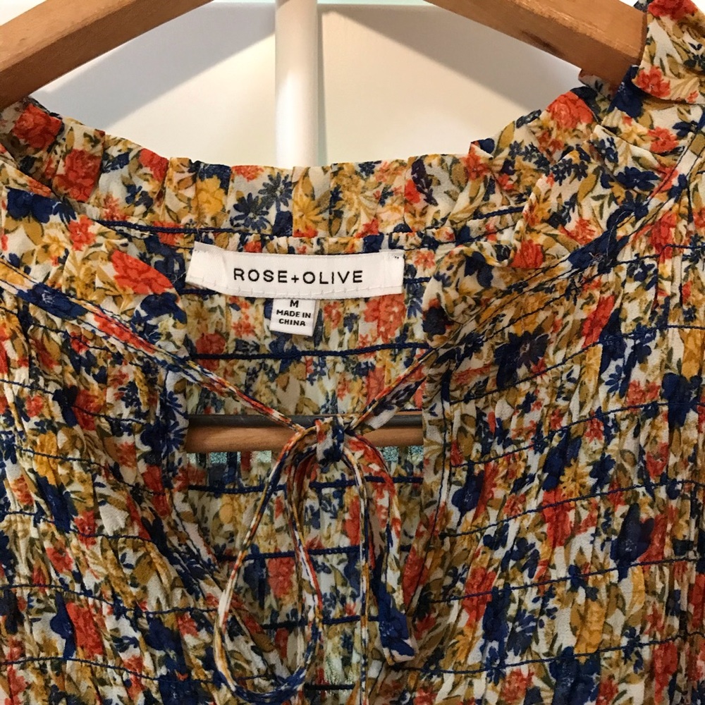 Sleeveless blouse
